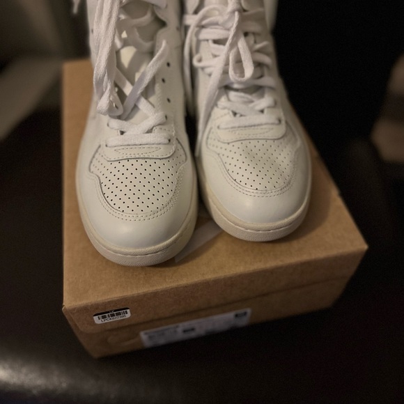 VEJA
NEW Women's V-15 Mid Top Sneakers - Picture 3 of 3